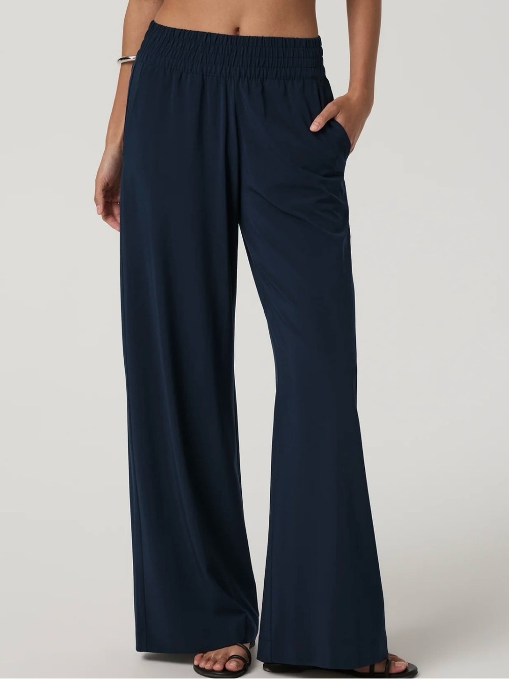 Vuori Women’s Villa Wideleg Pant Ink Navy VW4047 Large